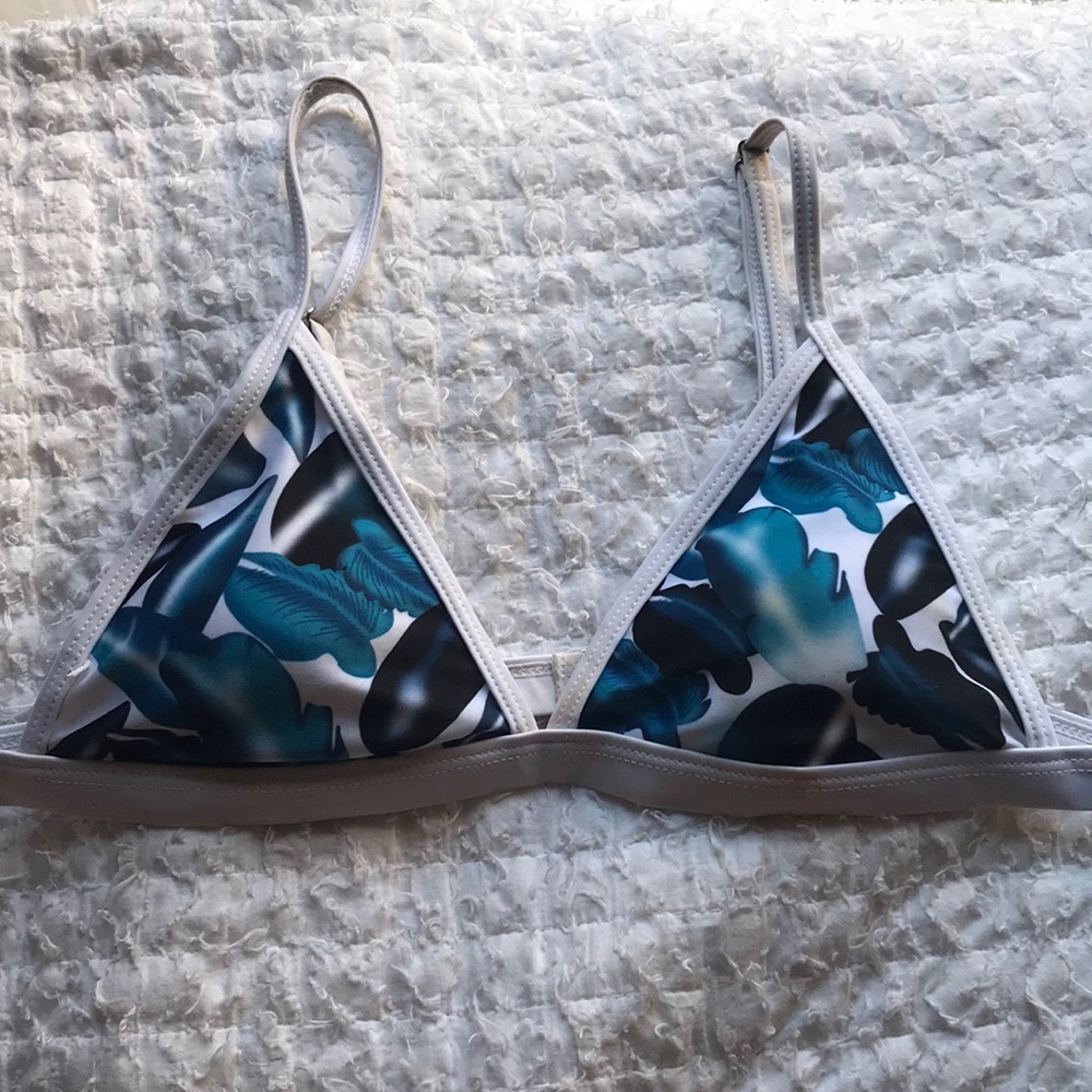 small, adjustable straps triangle bikini top